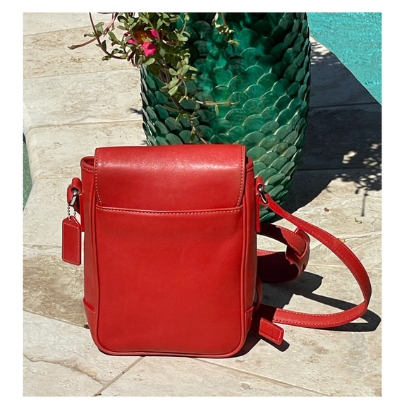 Coach Vintage Smooth LeatherWare “1941” Coral Red Camera/Messenger/Xbody Bag - Picture 2 of 14